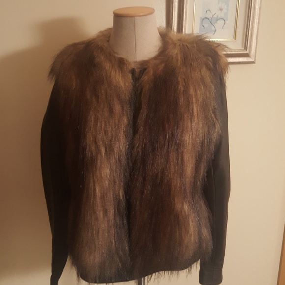 Bisou Bisou Jackets & Blazers - Ladies Bisou Bisou jacket